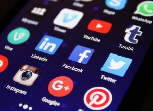 icone dei social media facebook linkedin twitter